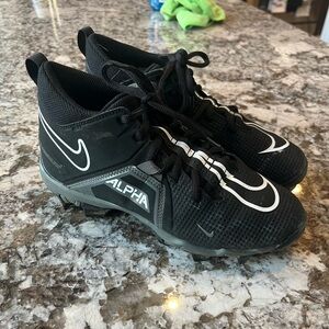 Boys Nike football cleats 4.5